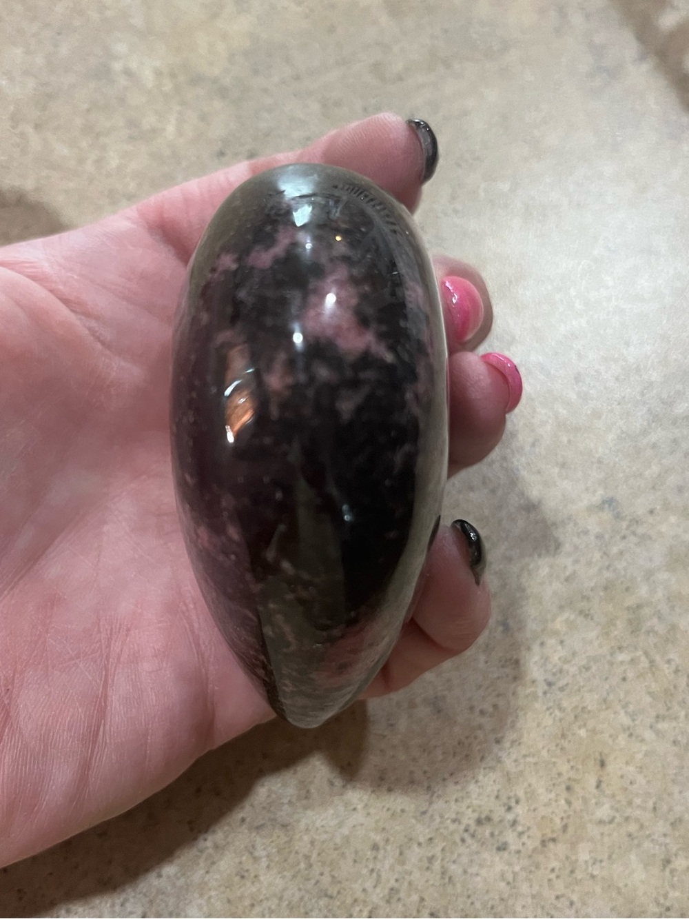 Polished Black and Pink Rhodonite Heart Accent Stone - Home Accents Decor - Picture 4 of 4
